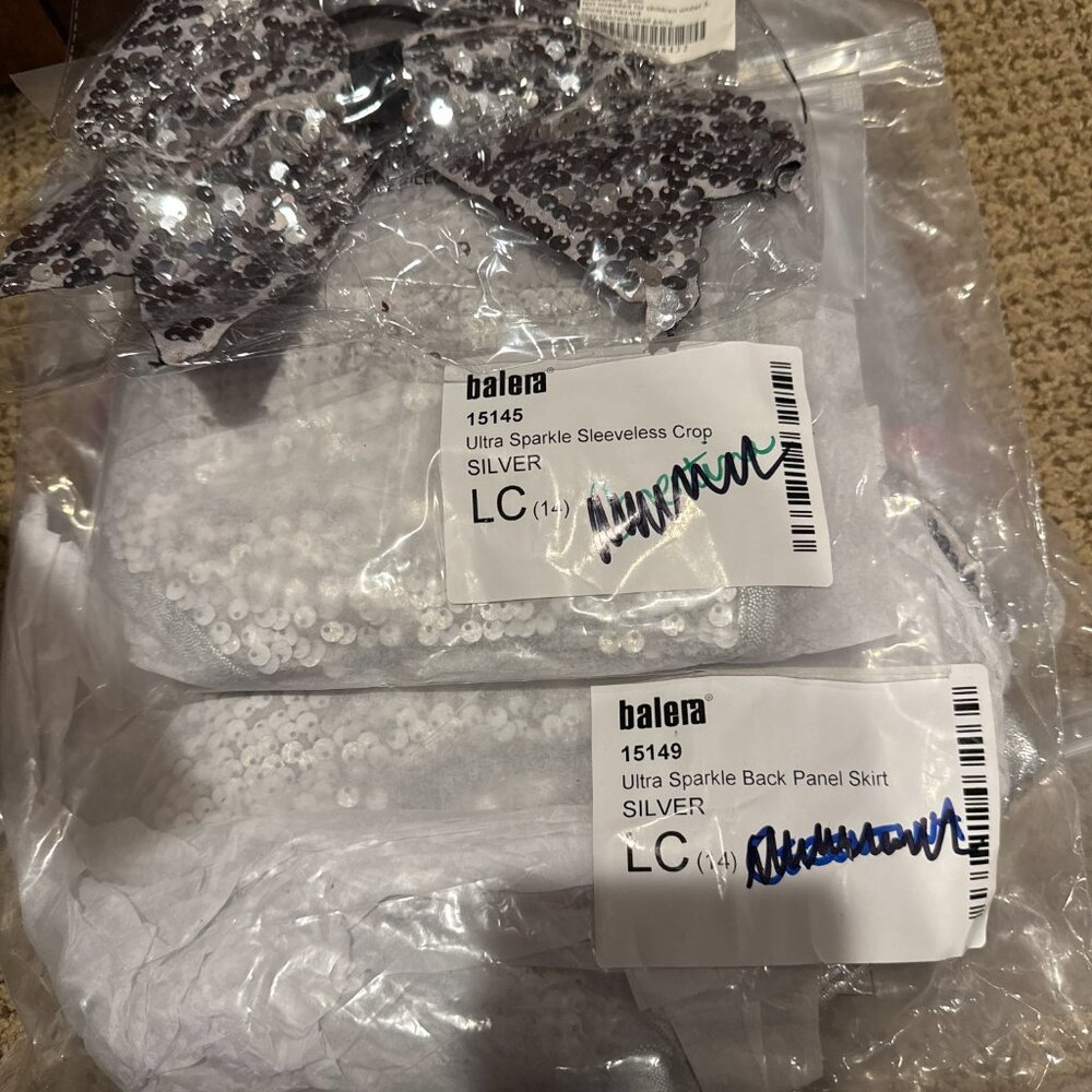 Ultra Sparkle Bow Hair Tie HA80 Weissman Cheerleading Bow NEW - Picture 2 of 2